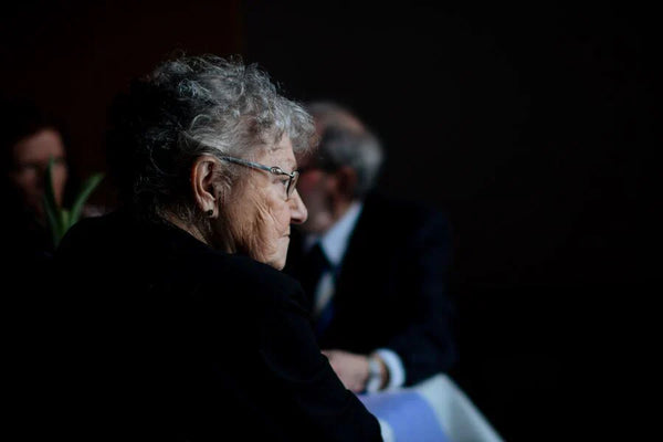 Studie (2021): Der Einsatz von Therapiedecken bei schwerer Demenz
